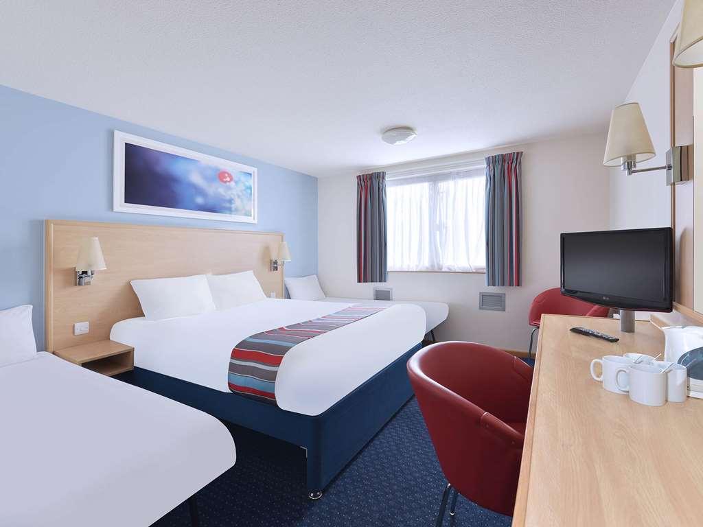 Travelodge Cirencester Pokoj fotografie